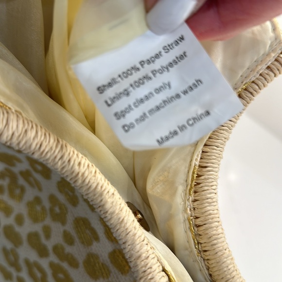 Straw tote Leopard NEW w zippered pouch, cream & gold. Bottom 13 x 8”, 15”high - Picture 4 of 6